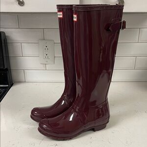 Hunter Deep Burgundy Glossy Boots Size 7 Euro 38